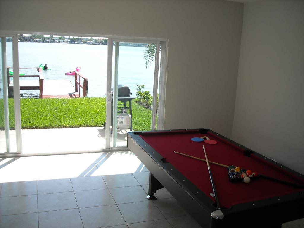 סיינט פיט ביץ' Mediterranean Three Story Beach Townhouse מראה חיצוני תמונה